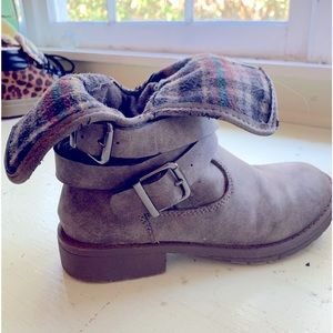 Mudd Size 2 Gray Plaid Buckle Fold Over Ankle Booties Boots